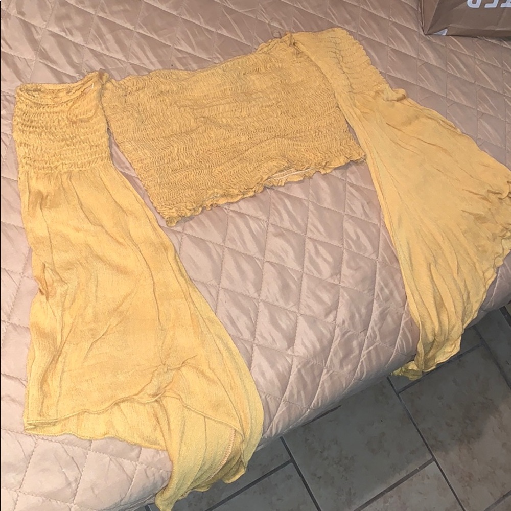 Bandeau Yellow top, with flared sleeves